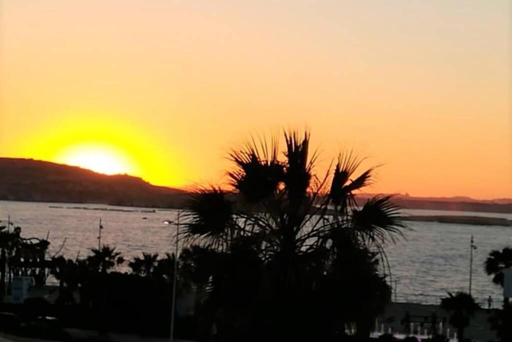 Sunshine Holiday Apartment 5 With Spectacular Seaviews St. Paul's Bay Bagian luar foto