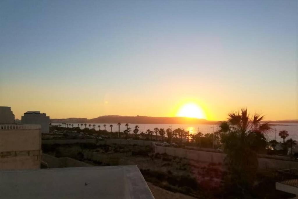 Sunshine Holiday Apartment 5 With Spectacular Seaviews St. Paul's Bay Bagian luar foto