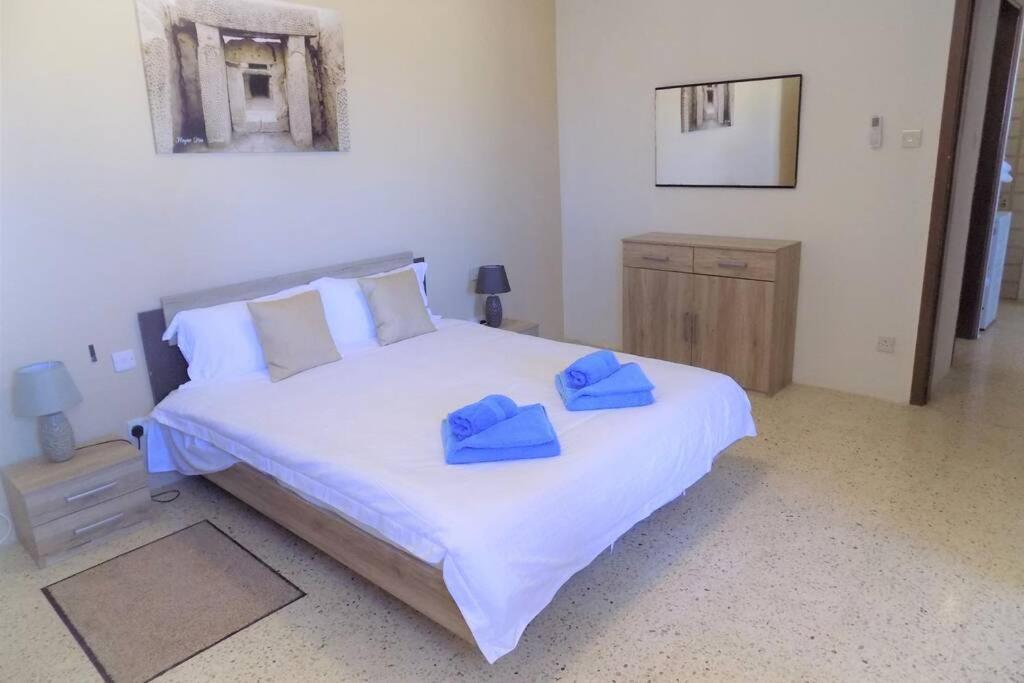 Sunshine Holiday Apartment 5 With Spectacular Seaviews St. Paul's Bay Bagian luar foto