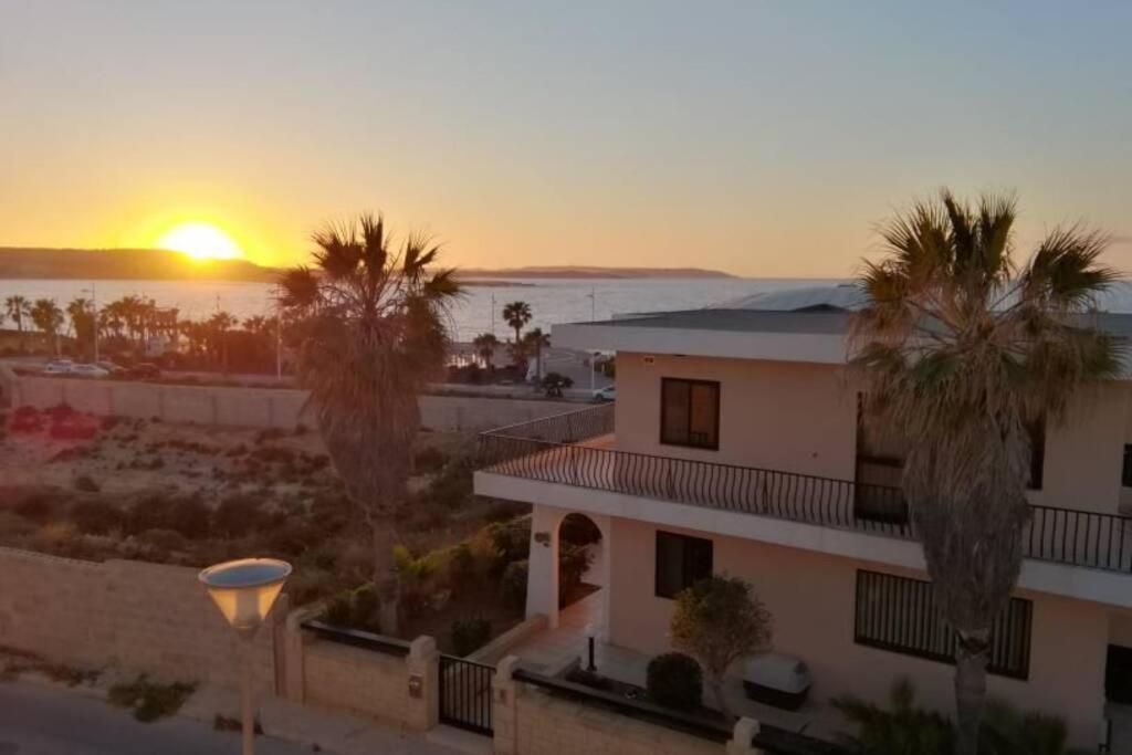 Sunshine Holiday Apartment 5 With Spectacular Seaviews St. Paul's Bay Bagian luar foto