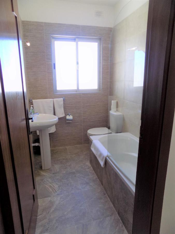 Sunshine Holiday Apartment 5 With Spectacular Seaviews St. Paul's Bay Bagian luar foto