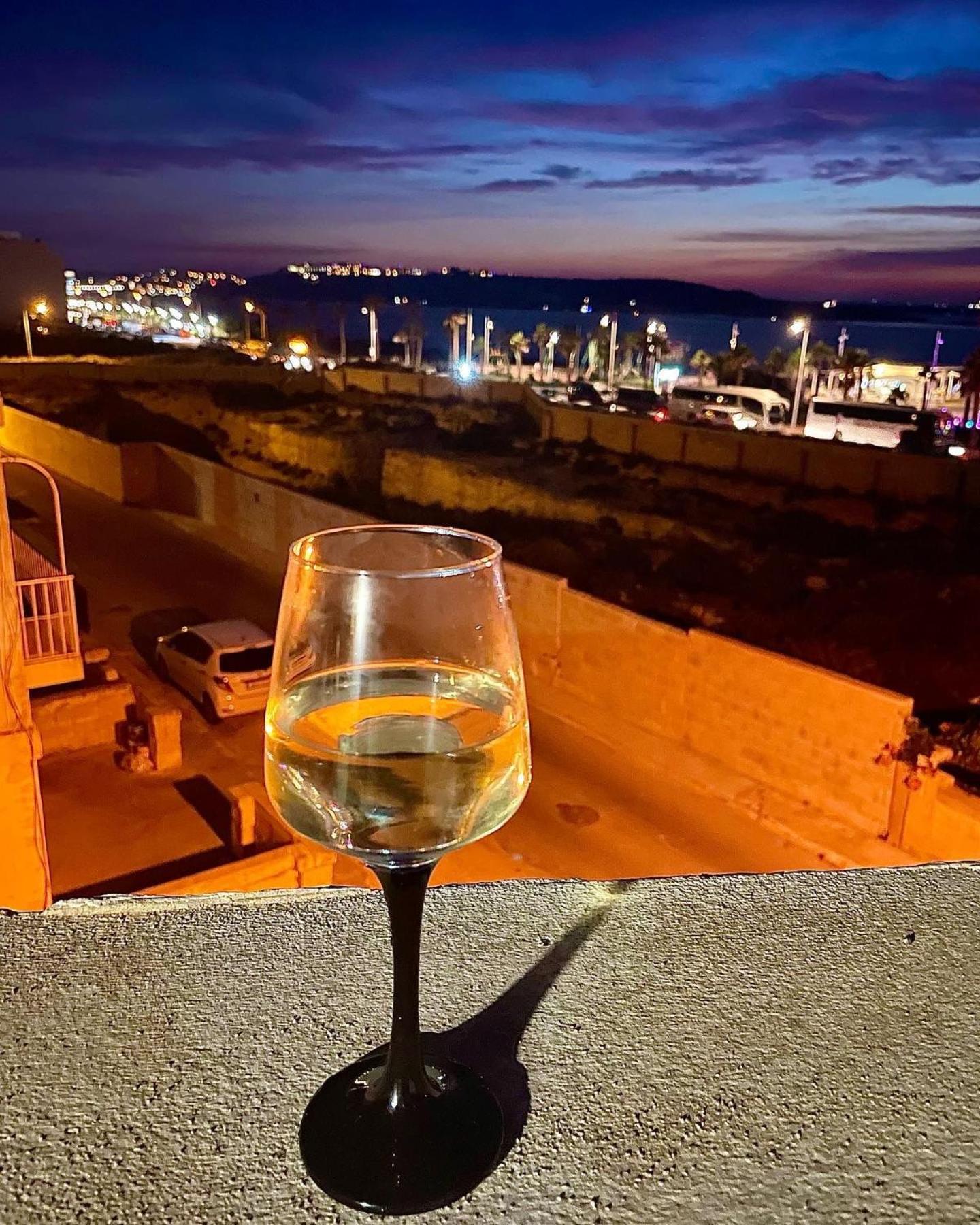 Sunshine Holiday Apartment 5 With Spectacular Seaviews St. Paul's Bay Bagian luar foto